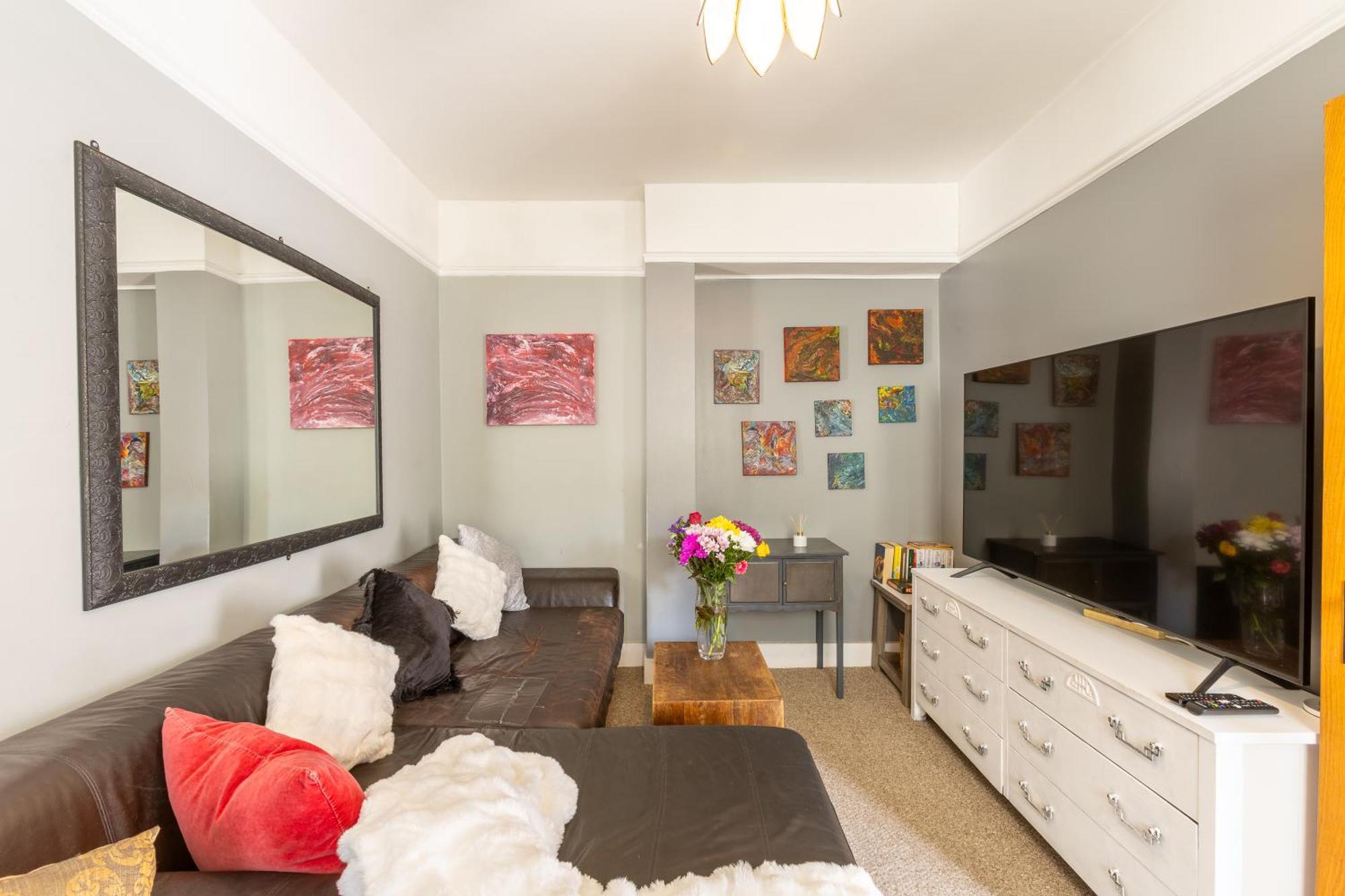 Traditional English 4 Bedroom Home In Greenwich Plumstead  Eksteriør bilde